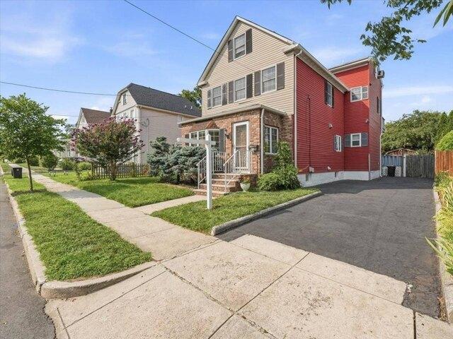 House for sale in Maywood, New Jersey