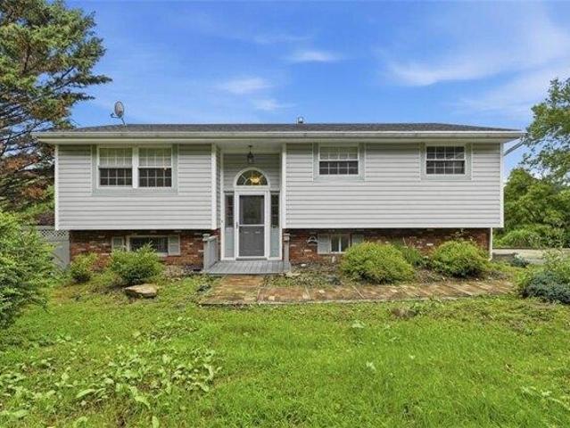 House for sale in Greenock, Pennsylvania