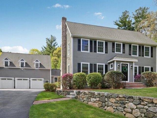 House for sale in Medway, Massachusetts