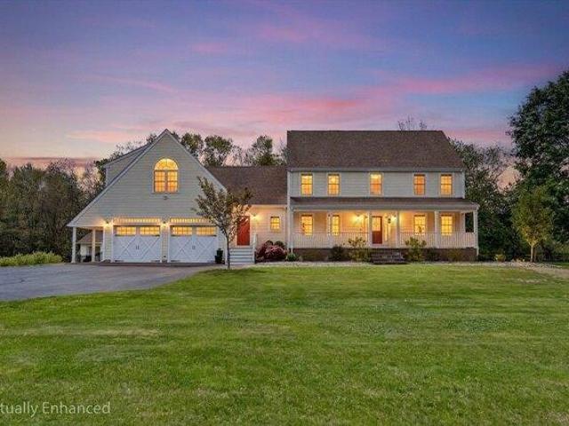 House for sale in Mendon, Massachusetts