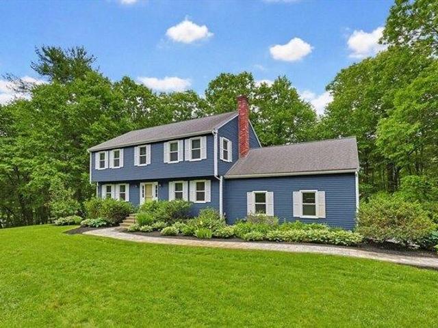 House for sale in Mendon, Massachusetts