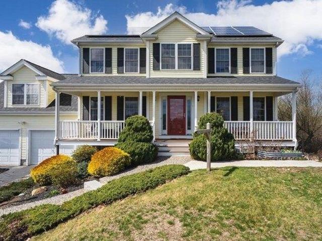 House for sale in Mendon, Massachusetts