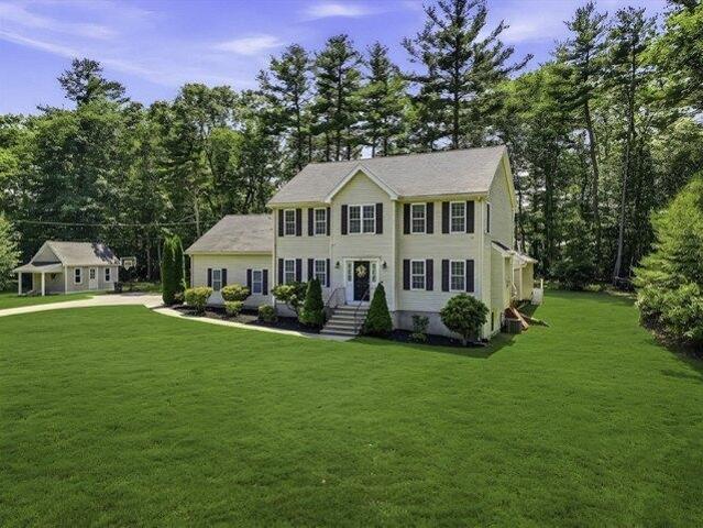 House for sale in Mendon, Massachusetts
