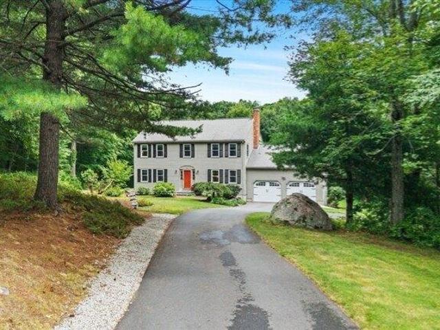 House for sale in Mendon, Massachusetts