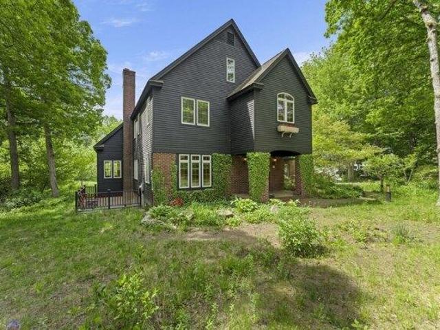House for sale in Mendon, Massachusetts