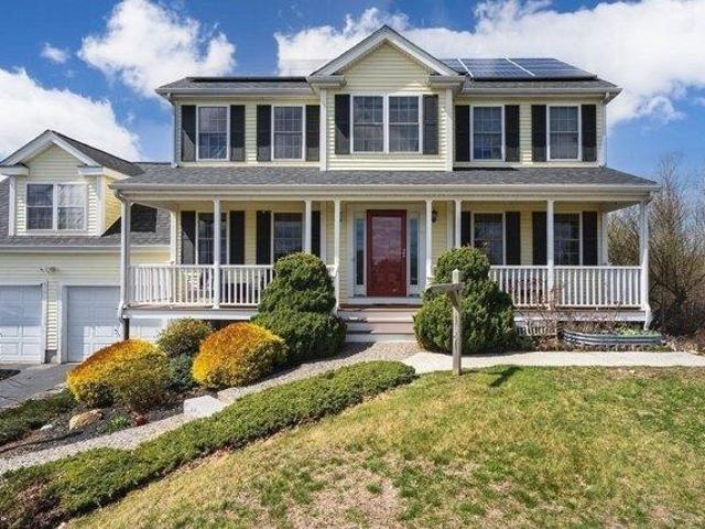 House for sale in Mendon, Massachusetts