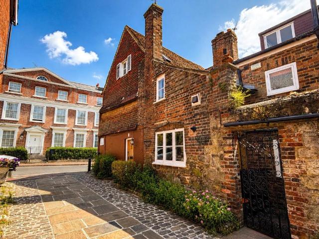 House for sale in Littlecote, West Sussex