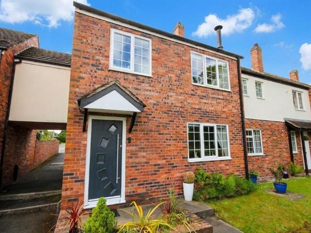 House for sale in Weaverham, Gorstage