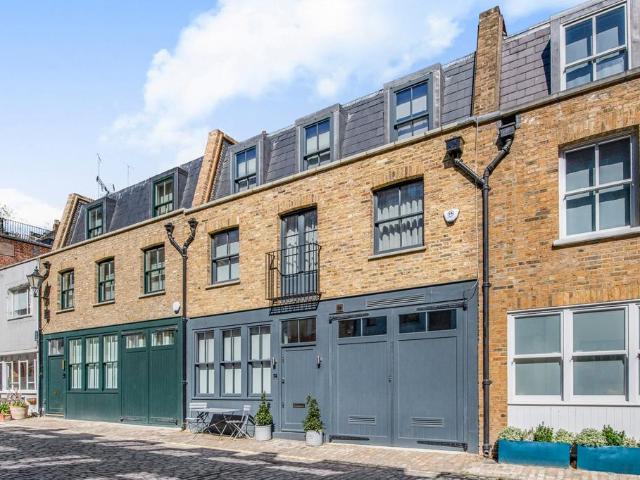 House for sale in Bayswater, Greater London