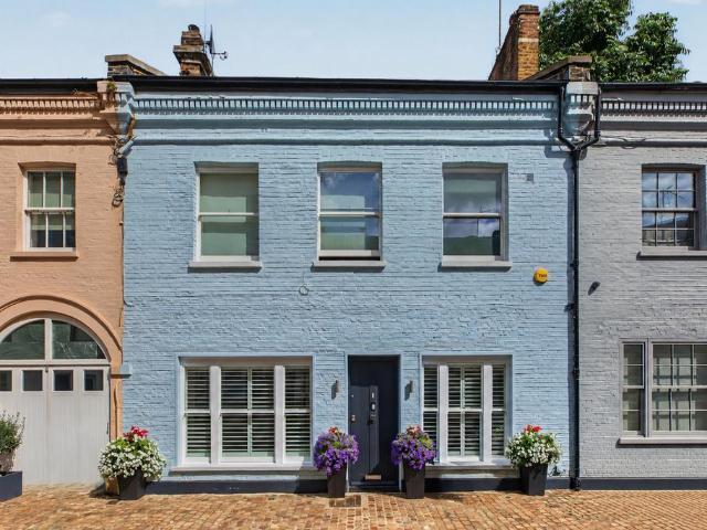 House for sale in Brompton, Greater London