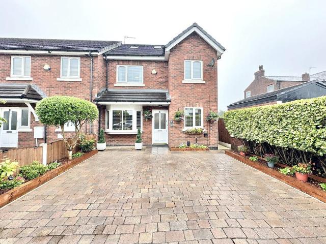 House for sale in Moorside, Salford