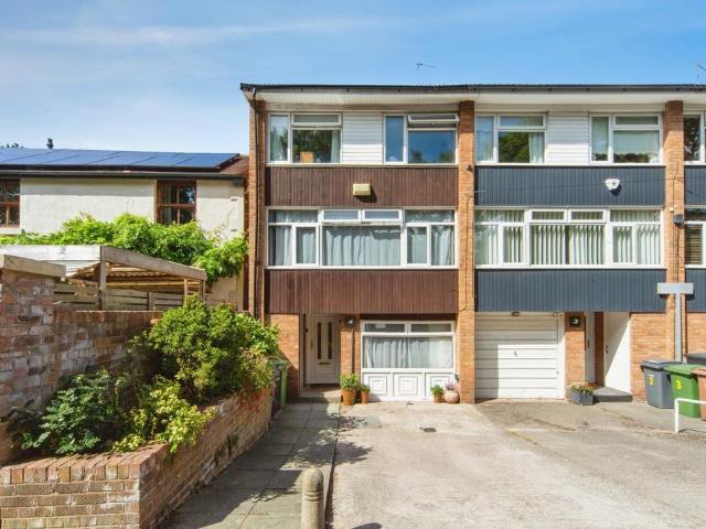 House for sale in Claughton, Oxton