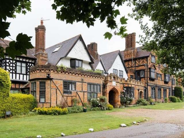 Townhouse for sale in Bucks Hill, Batchworth