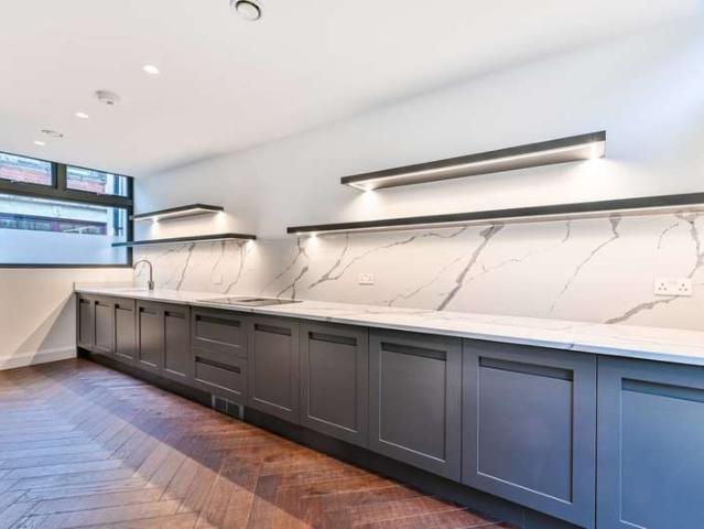 Townhouse for sale in Camden