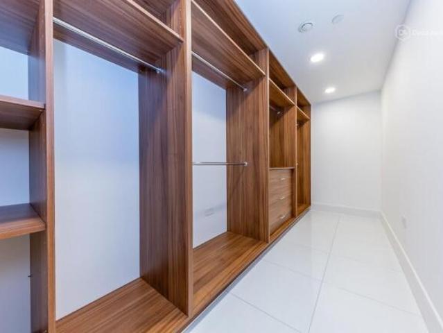 Townhouse for rent in Hampstead, Greater London