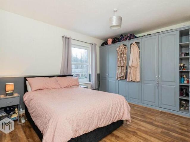 Townhouse for sale in Bradshaw, Lee Bank