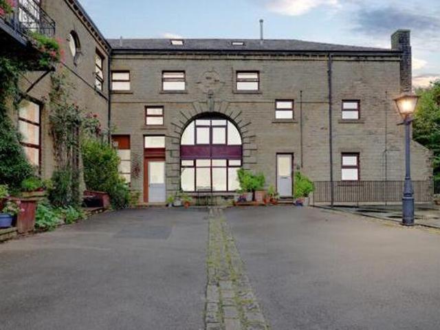 House for sale in Halifax, Calderdale