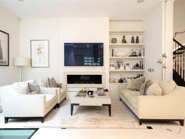 Apartment for rent in Mayfair, Greater London