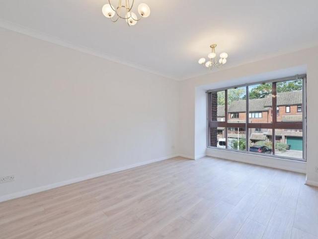 Apartment for rent in London Borough of Hillingdon, Greater London