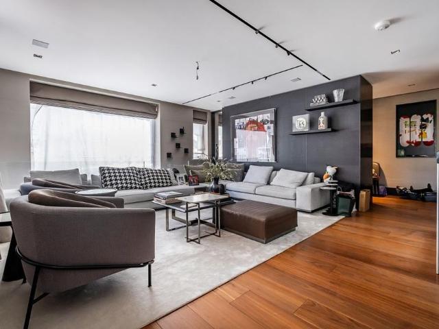 Apartment for rent in Kensington, Greater London