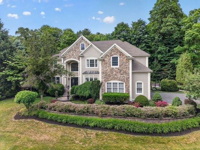 House for sale in Middleton, Essex County