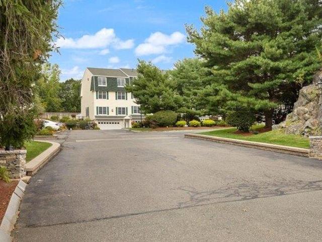 Condo for sale in Middleton, Essex County