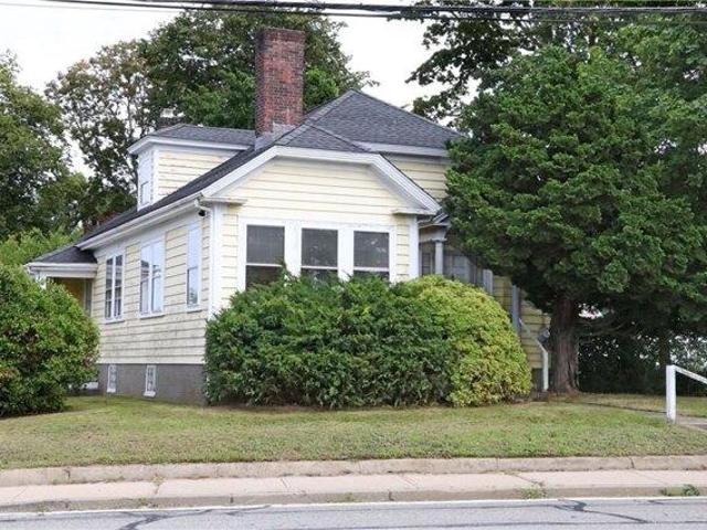 House for sale in Middletown, Newport County