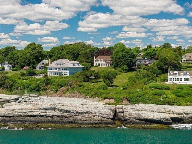 House for sale in Easton's Point, Middletown