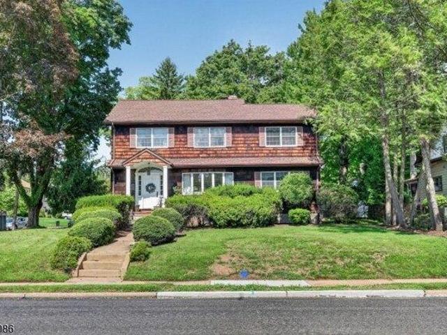 House for sale in Midland Park, New Jersey