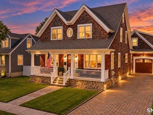 House for sale in Fort Trumbull, Milford