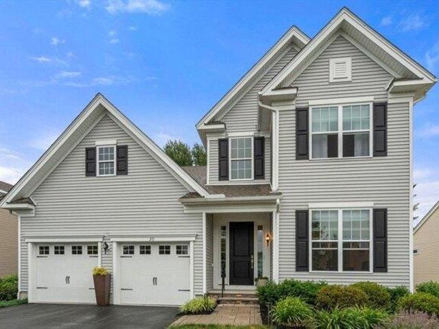 Condo for sale in Millis, Massachusetts