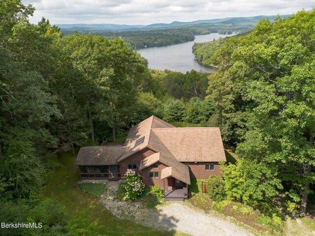 House for sale in Monterey, Berkshire County