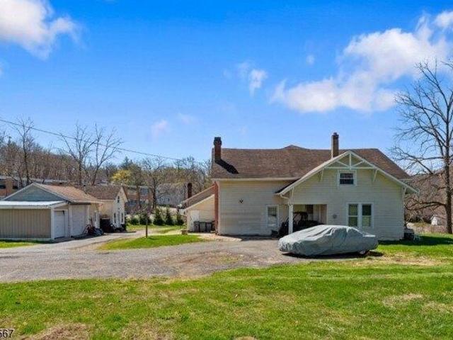House for sale in Landing, New Jersey