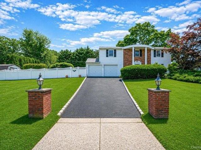 House for sale in Centereach, New York