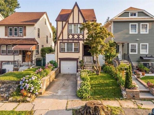 House for sale in Mount Vernon, New York