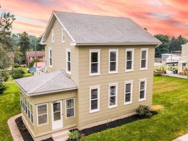 House for sale in Mount Wolf, Pennsylvania