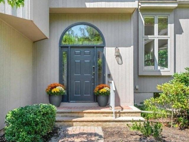 House for sale in Fox Hill, Mountain Lakes