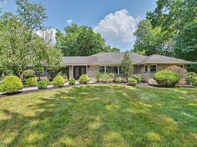 House for sale in Mountainside, New Jersey