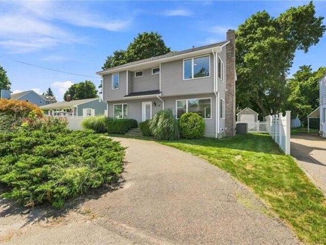 House for sale in Bonnet Shores, Narragansett