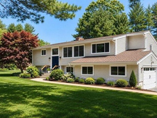 House for sale in Morseville, Natick