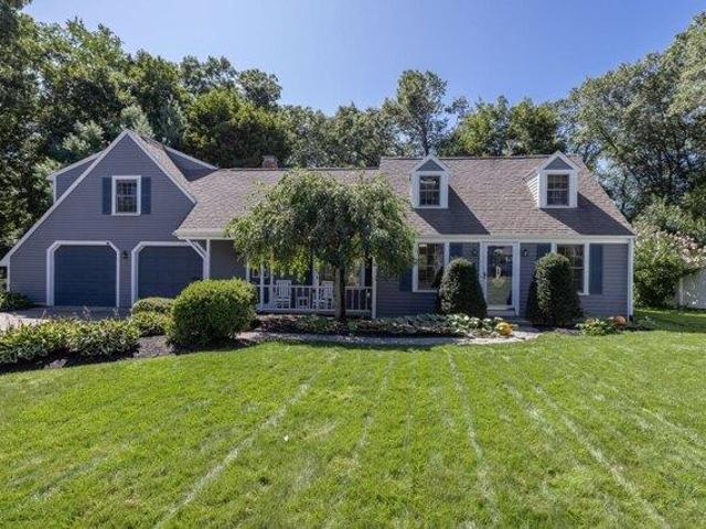 House for sale in West Natick, Natick