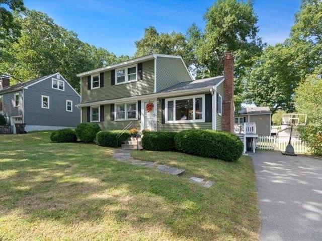 House for sale in West Natick, Natick