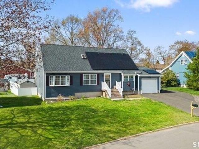 House for sale in Naugatuck, Connecticut