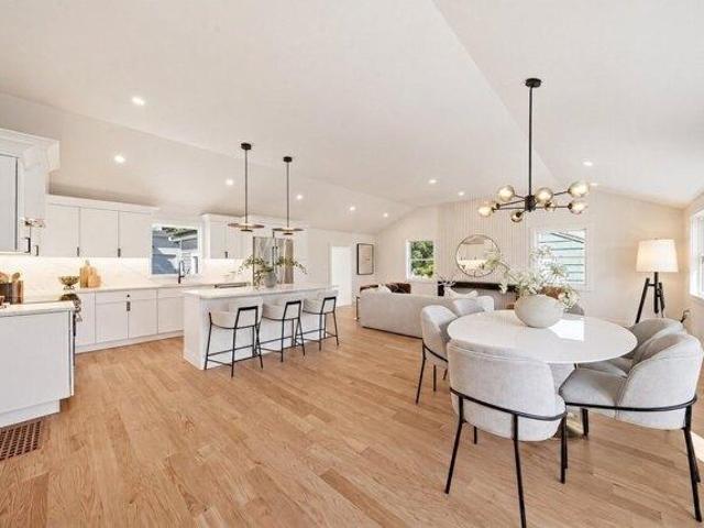 House for sale in Needham Heights, Needham