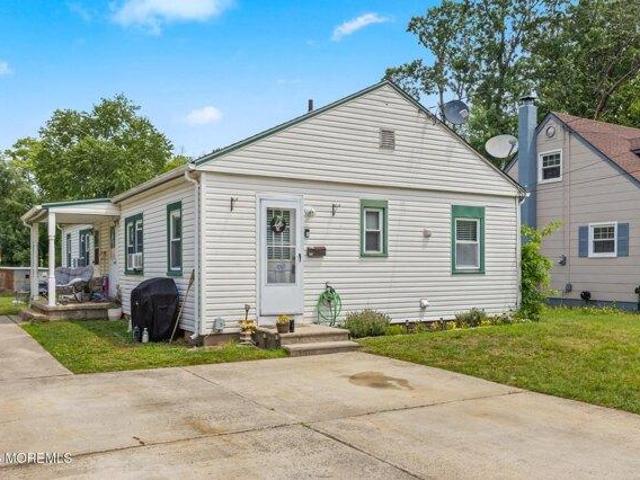 House for sale in Cream Ridge, New Jersey