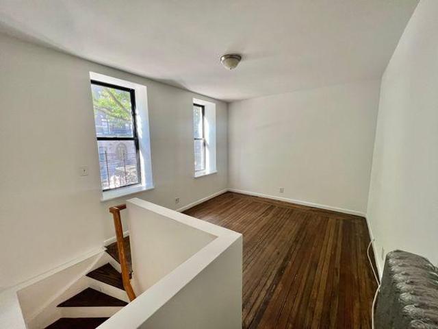 Room for rent in Arverne, New York