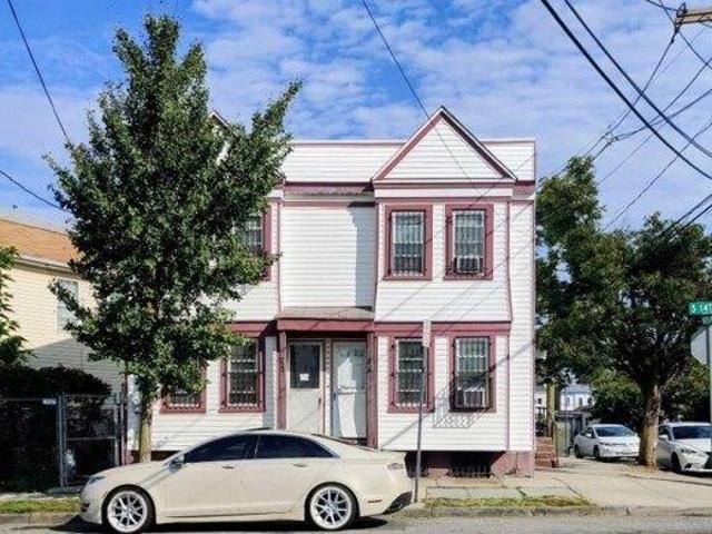 House for sale in Newark, Essex County