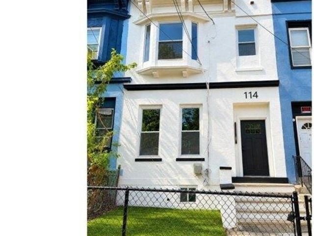House for sale in Newark, Essex County
