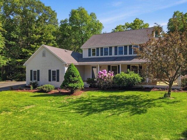 House for sale in Byfield, Massachusetts