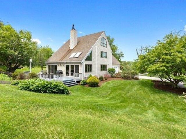 House for sale in Byfield, Massachusetts
